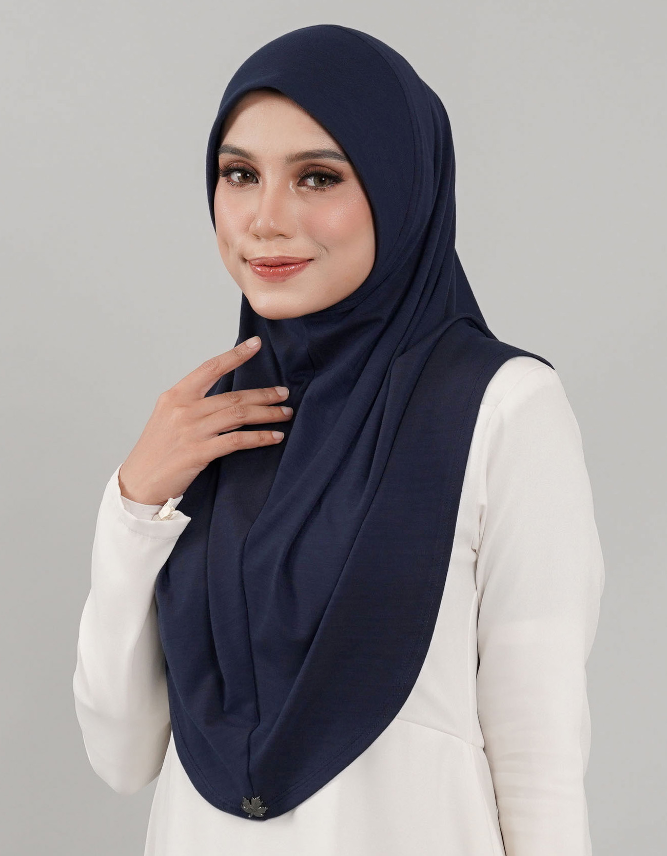 Express Hijab Damia Plain - 06 Navy Blue&w=300&zc=1