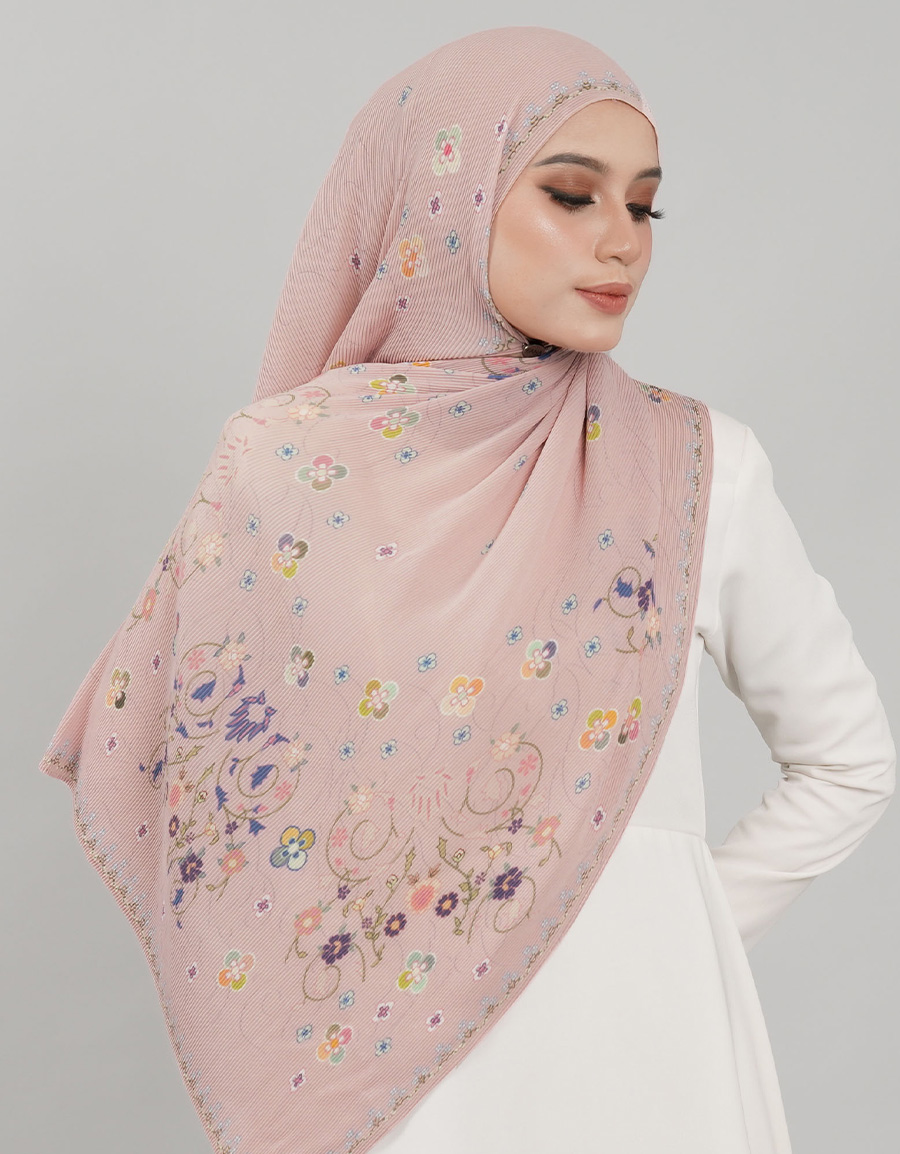 Saloma Pleated Shawl - 10 Joji