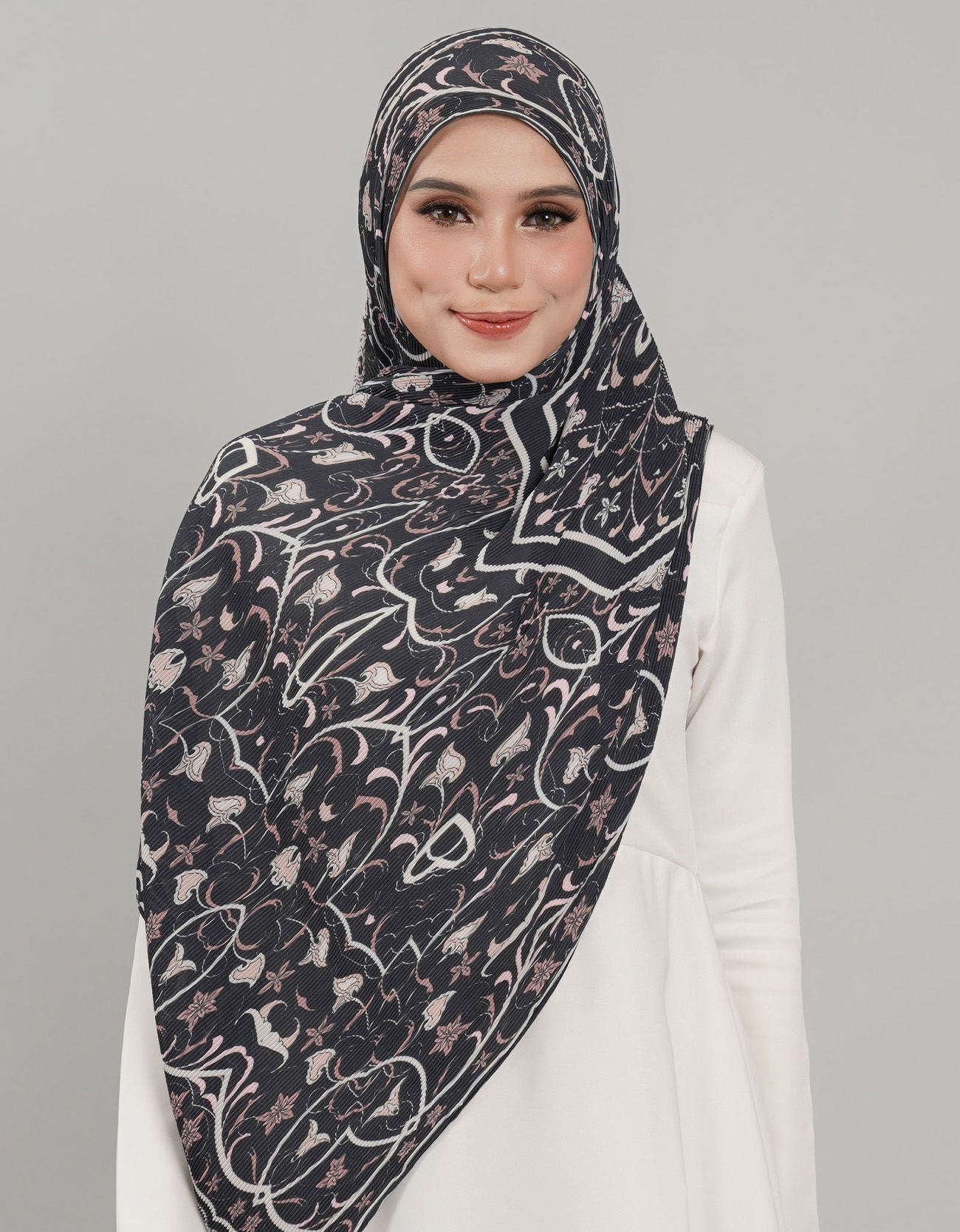 Saloma Pleated Shawl - 13 Nishi