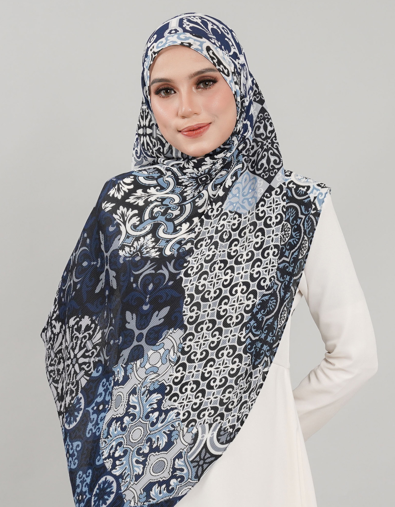 Saloma Pleated Shawl - 15 Seki