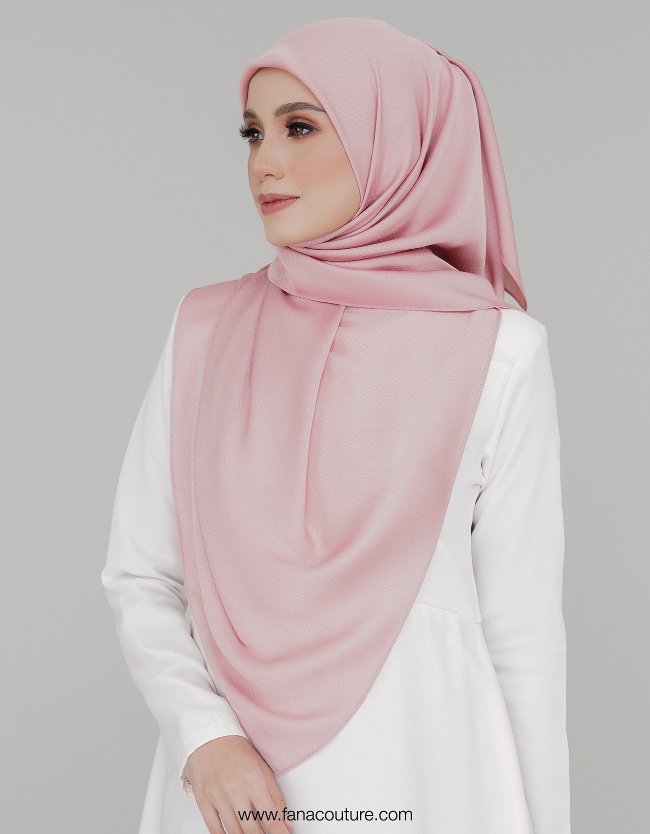 Naura Bawal Plain - 16 Petunia