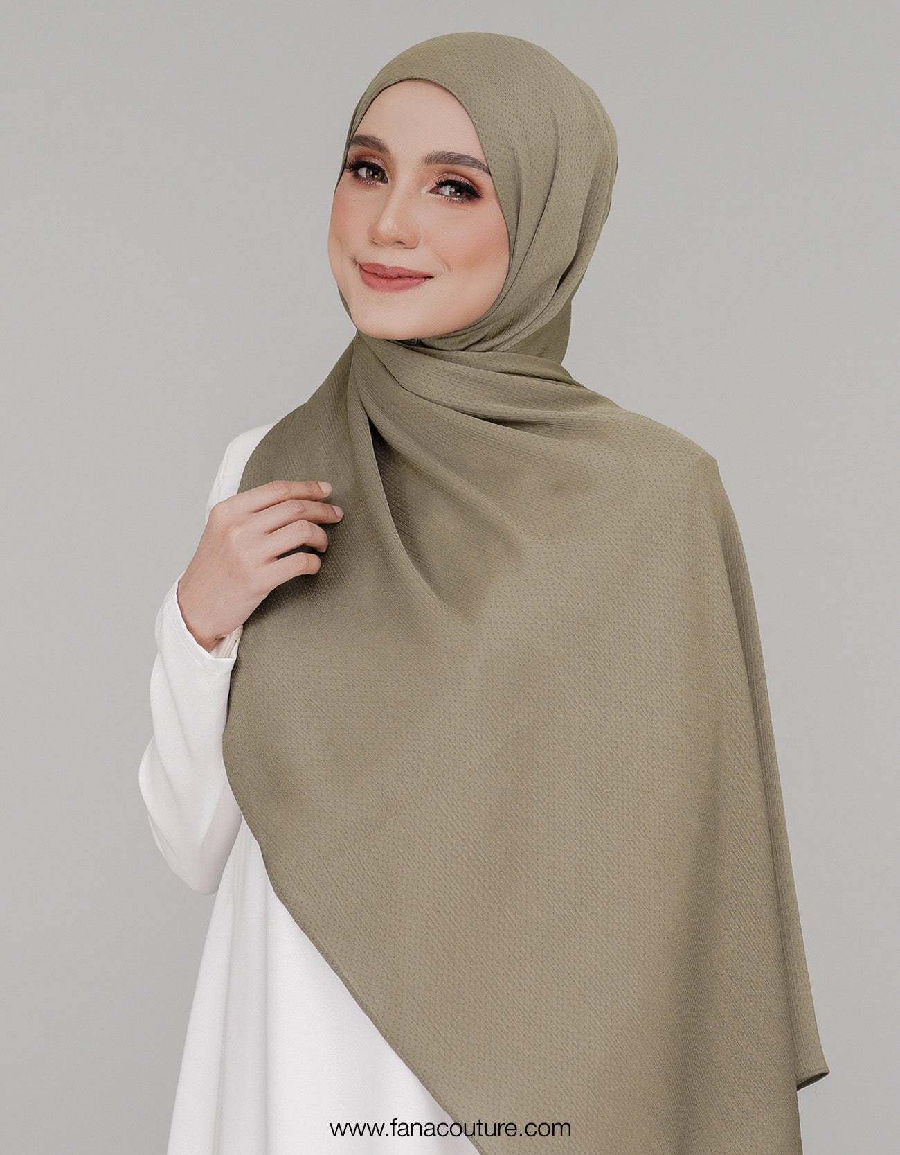 Naura Shawl Plain - 13 Army Green