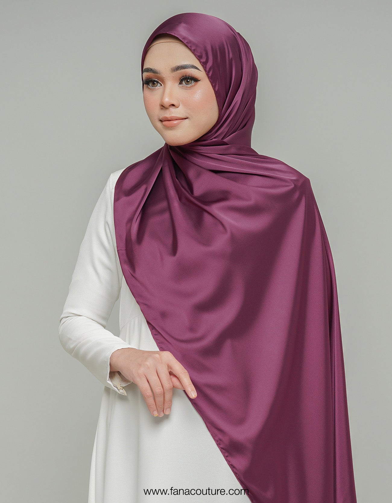 Haayu Shawl Satin - 14 Mulberry