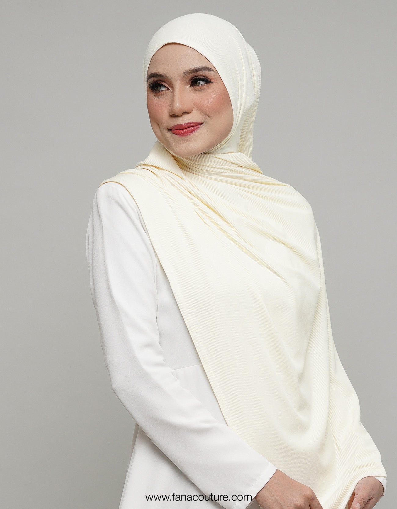 Lisa Shawl Plain - 03 Cream