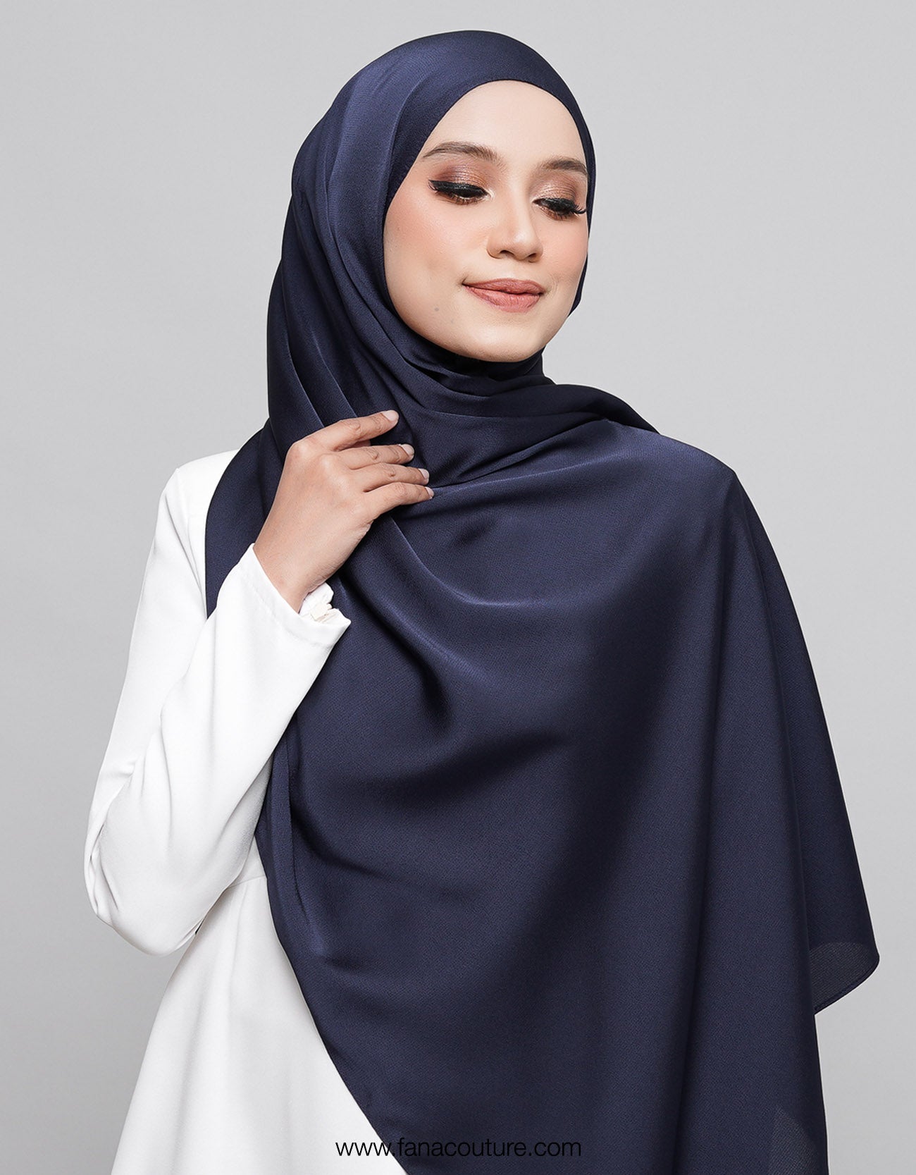 Yuki Shawl Satin  - 04 Space Blue