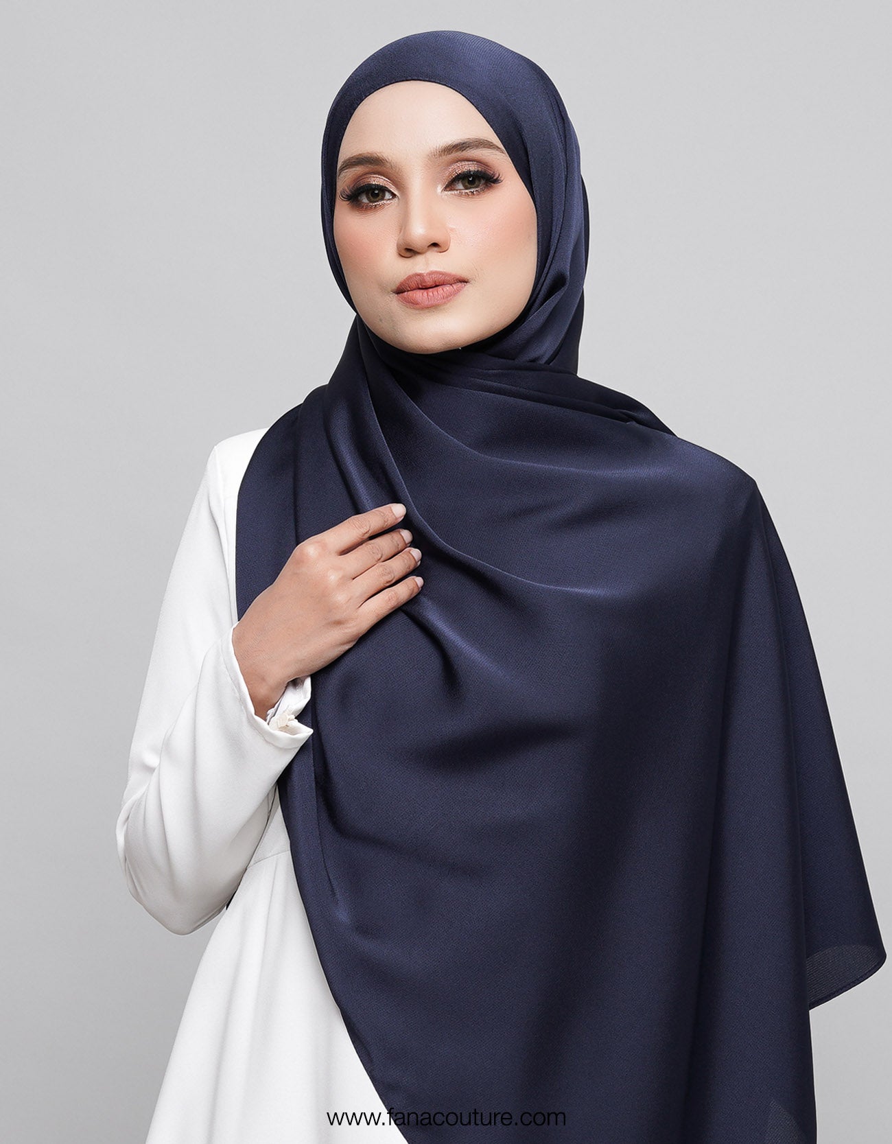 Yuki Shawl Satin  - 04 Space Blue