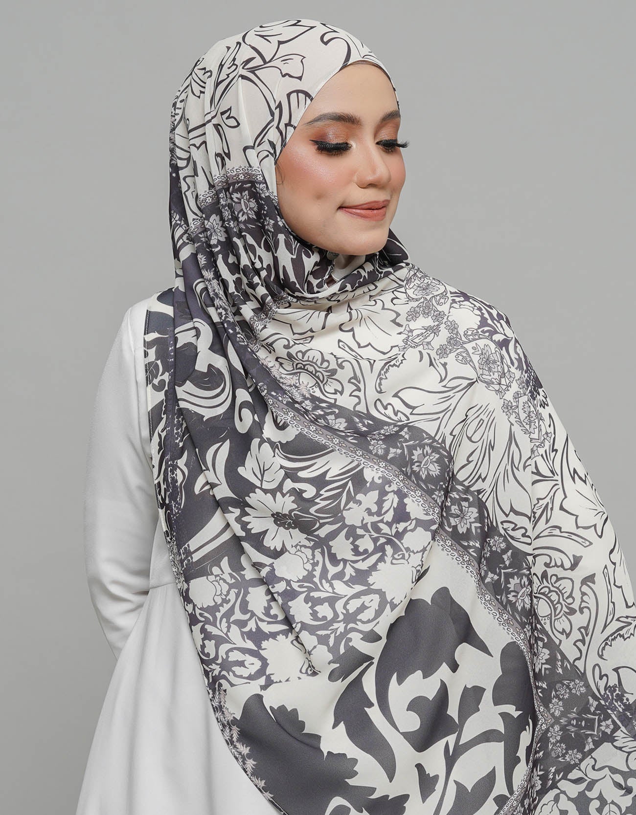 Sofea Long Shawl - 09 Enchanted garden