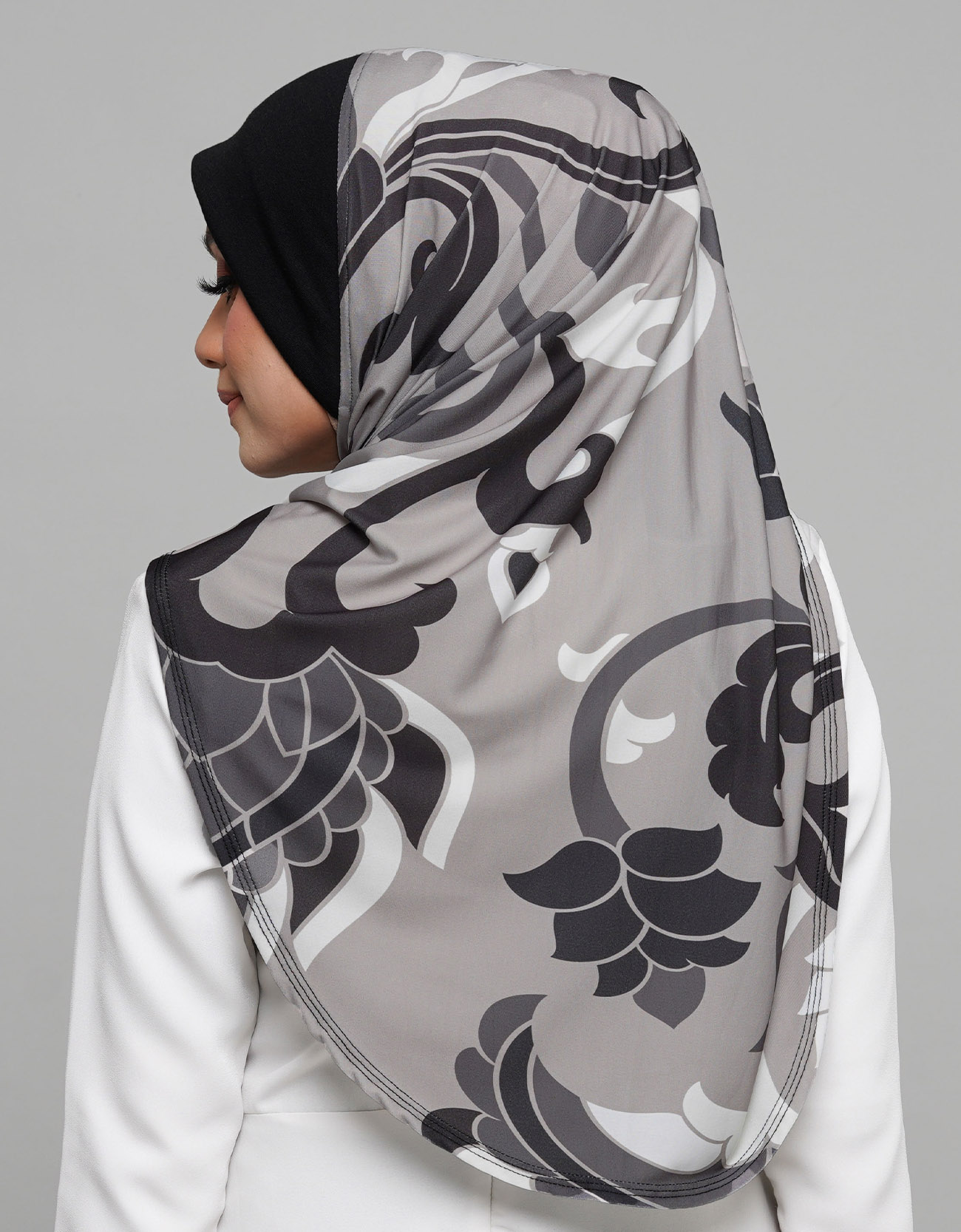 Express Hijab Damia Signature 10 - Black Edition