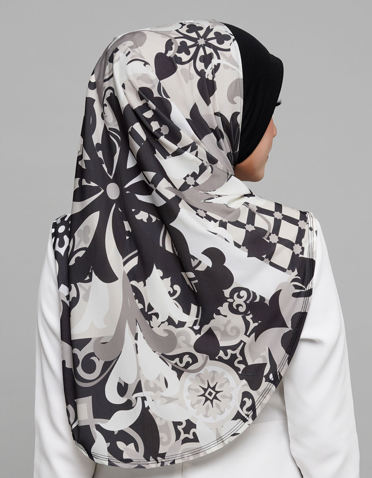 Express Hijab Damia Signature 11 - Black Edition