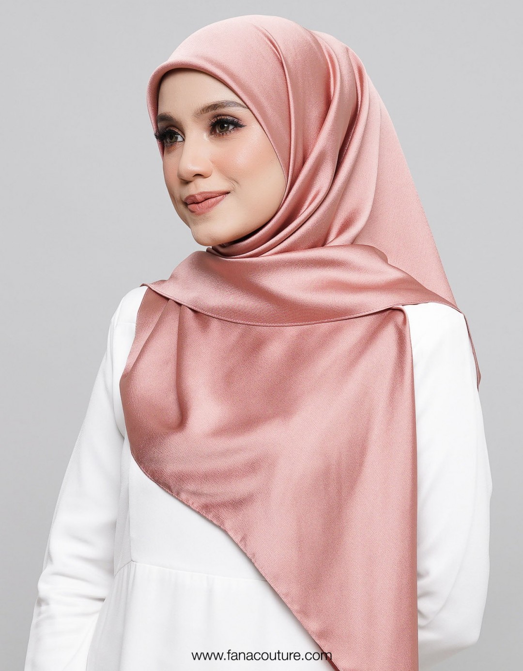 Yuki Bawal Satin - 11 Coral Orange