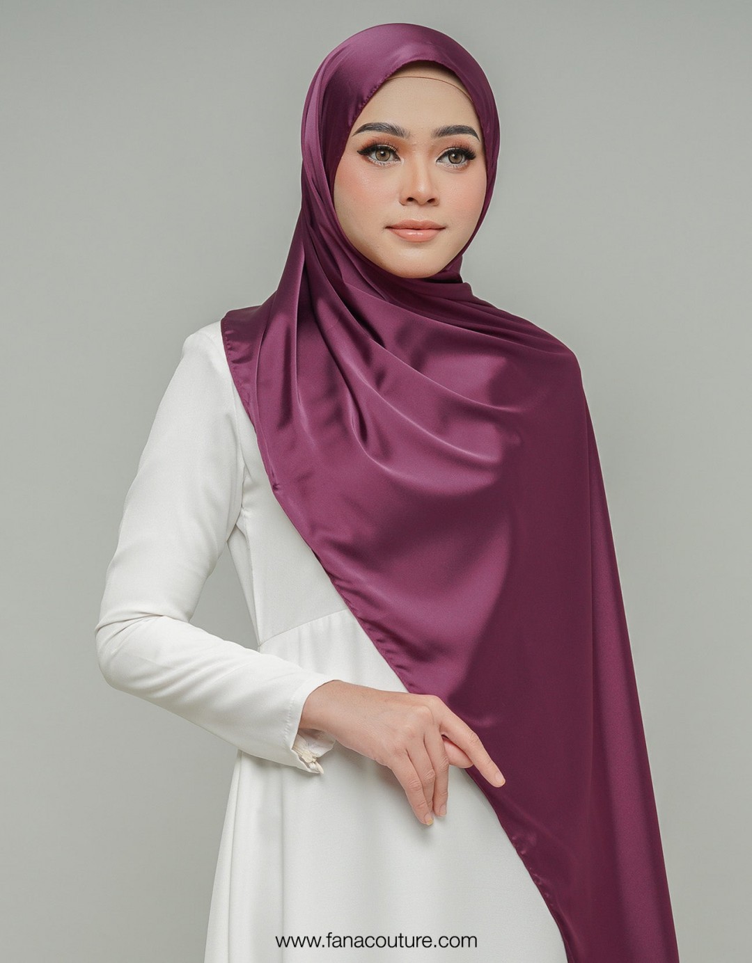 Haayu Shawl Satin - 14 Mulberry