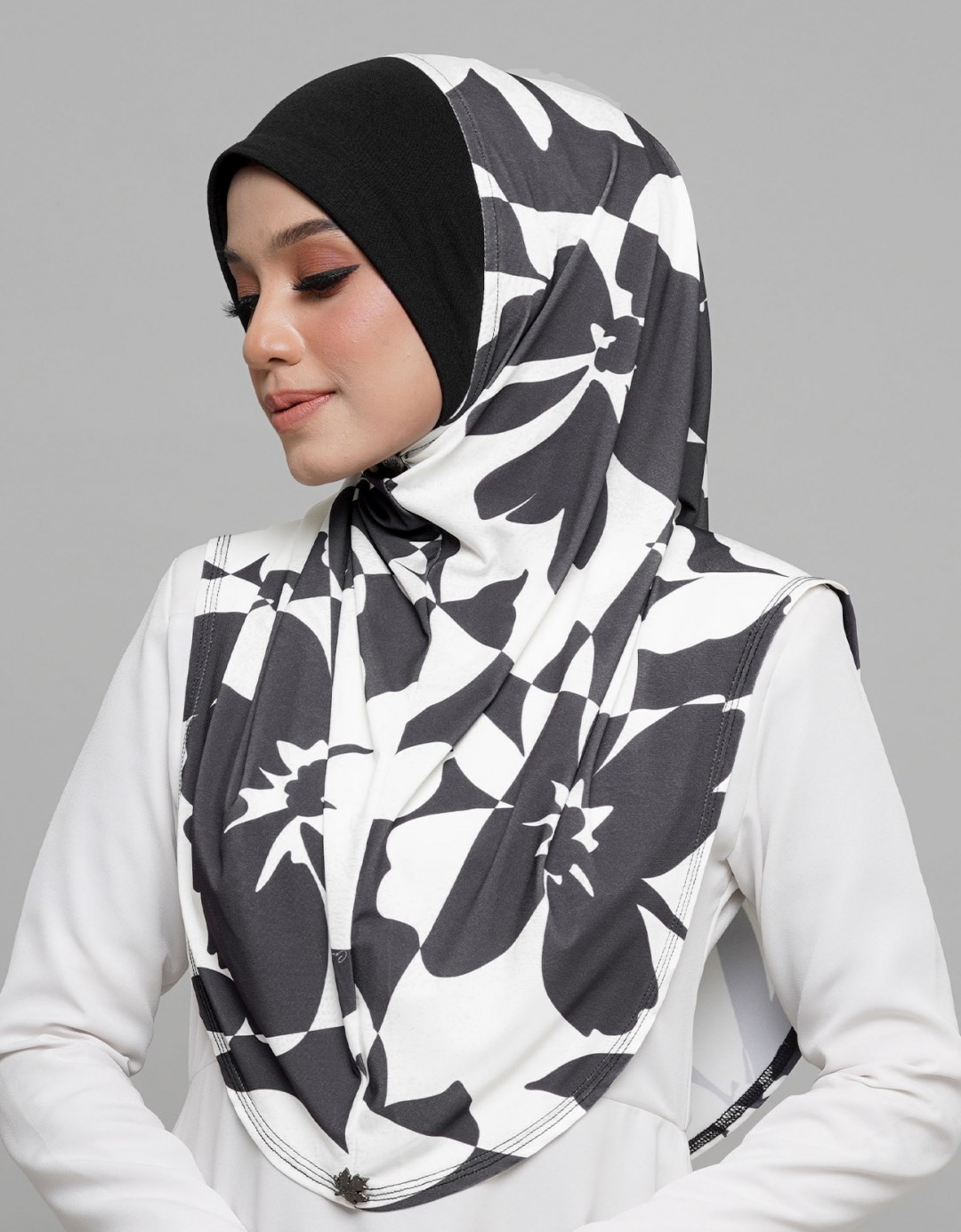 Express Hijab Damia Signature 12 - Black Edition