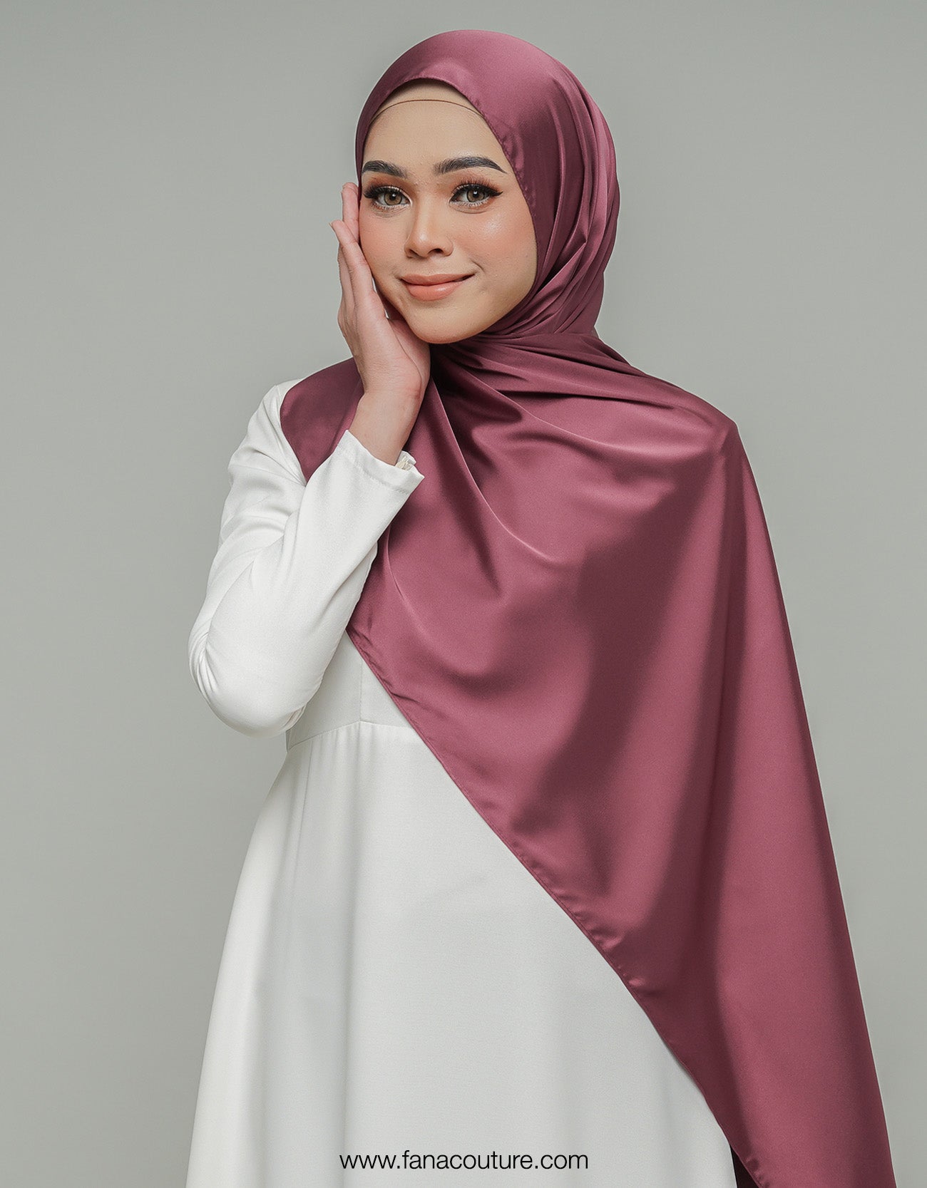 Haayu Shawl Satin - 13 Currant