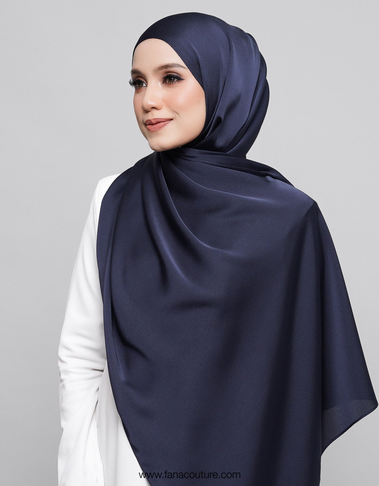 Yuki Shawl Satin  - 04 Space Blue