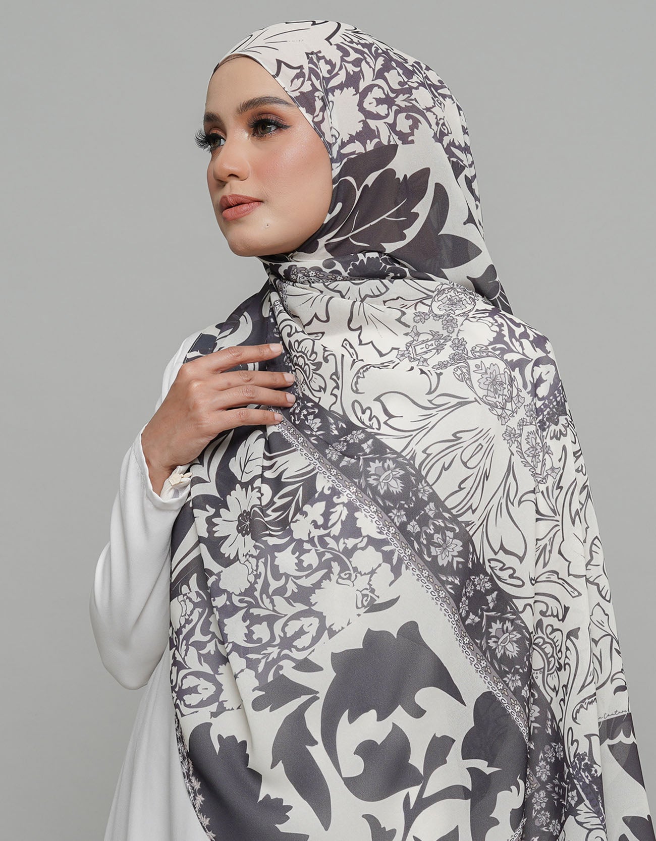 Sofea Long Shawl - 09 Enchanted garden